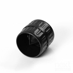 Pratico strumento per rimuovere e/o rifinire il profilo del tubo rigido dopo il taglio